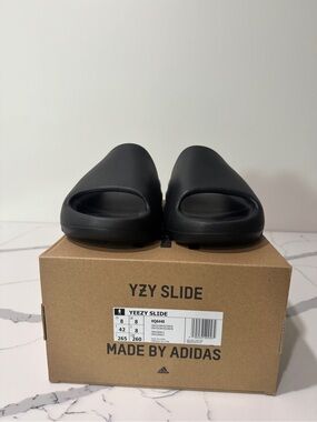 adidas YZY Slide — Men's Black Foam Slide Sandals